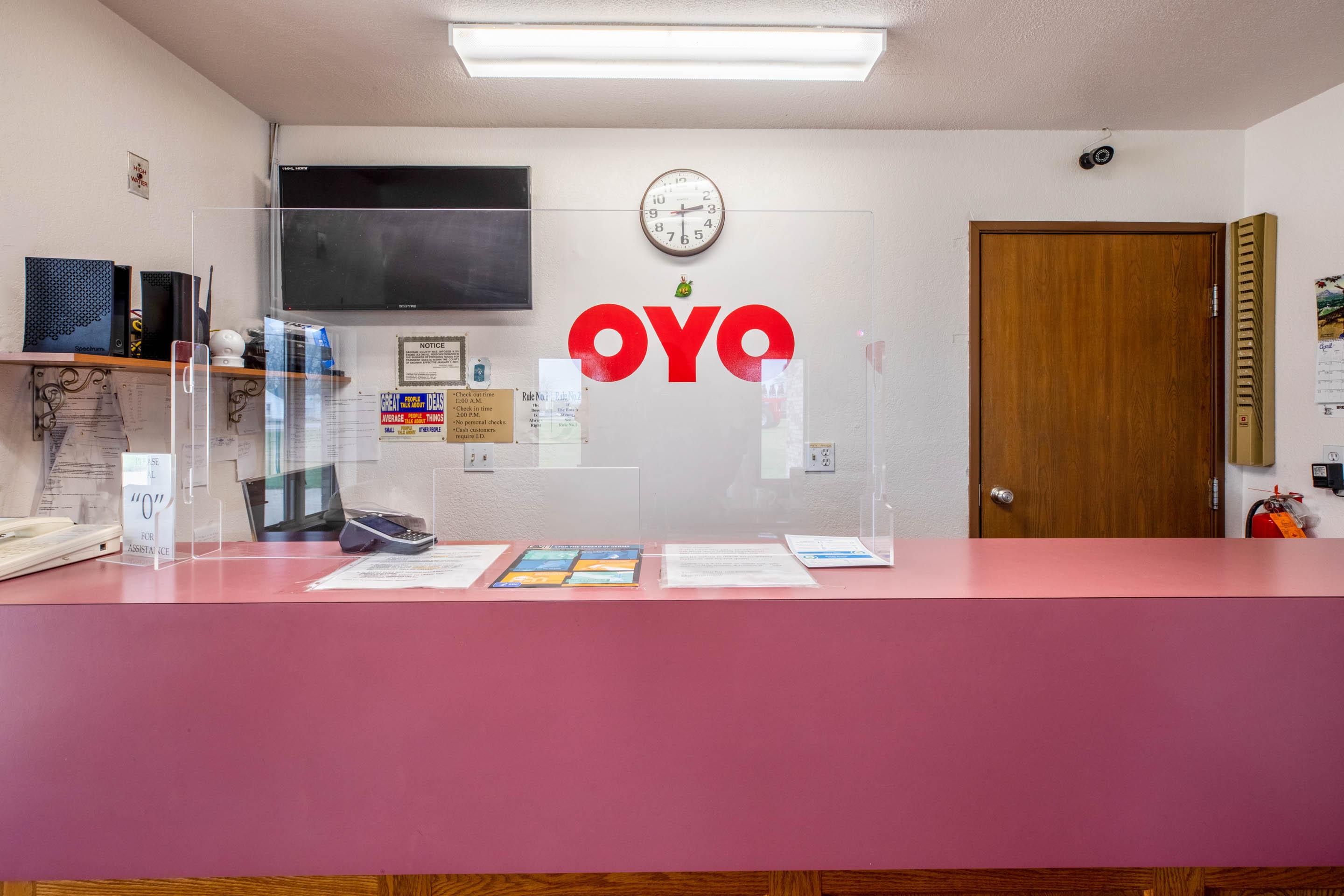Oyo Hotel Chesaning Route 52 & Hwy 57 Exterior foto